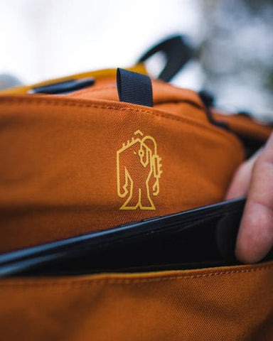 Squatch Disc Golf Squatch Disc Golf Bag (Calvin Heimburg Signature Legend 3.0 with Cooler, 40+ Disc Capacity) Bag