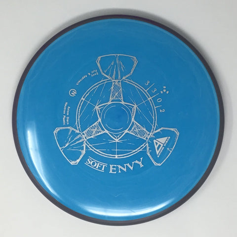 Axiom Discs Envy (Neutron Soft) Putt & Approach