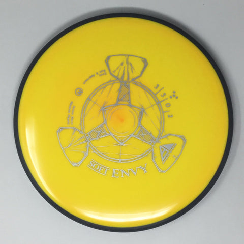 Axiom Discs Envy (Neutron Soft) Putt & Approach
