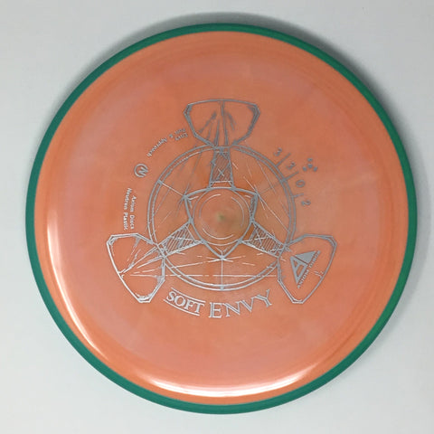Axiom Discs Envy (Neutron Soft) Putt & Approach