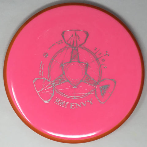 Axiom Discs Envy (Neutron Soft) Putt & Approach